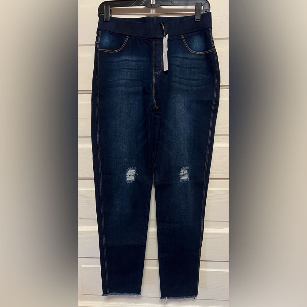 NWT WOMENS COCO + CARMEN DENIM DISTRESSED JEGGING